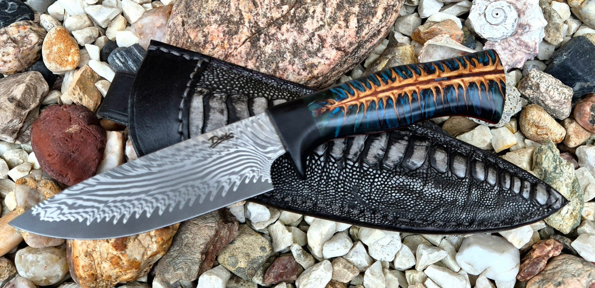 Hunting stainless steel damascus knife - cone 2