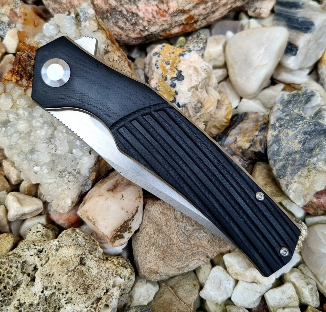Zavírací nůž HOWED - G10