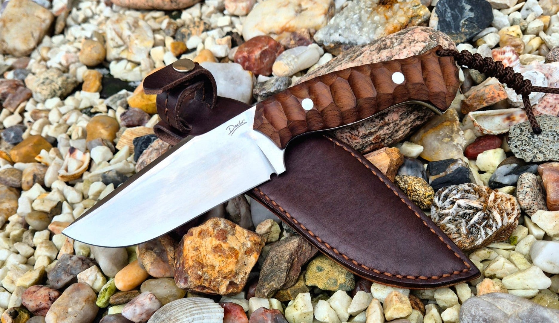 Hunting knife - Rosewood