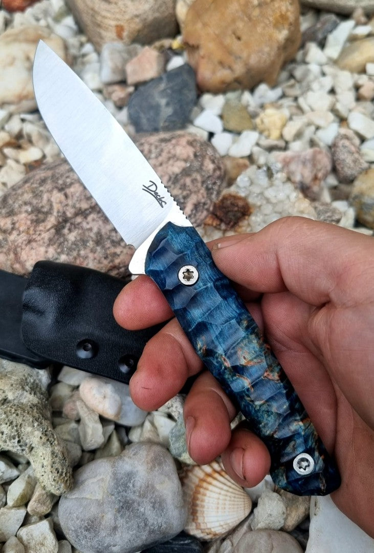 Hunting knife chestnut blue