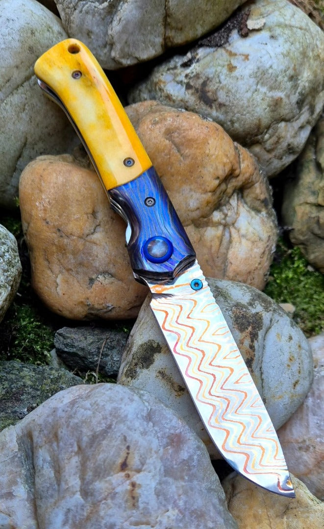 Luxusní zavírací nůž z CuMai, Timascu a vebloudí kosti