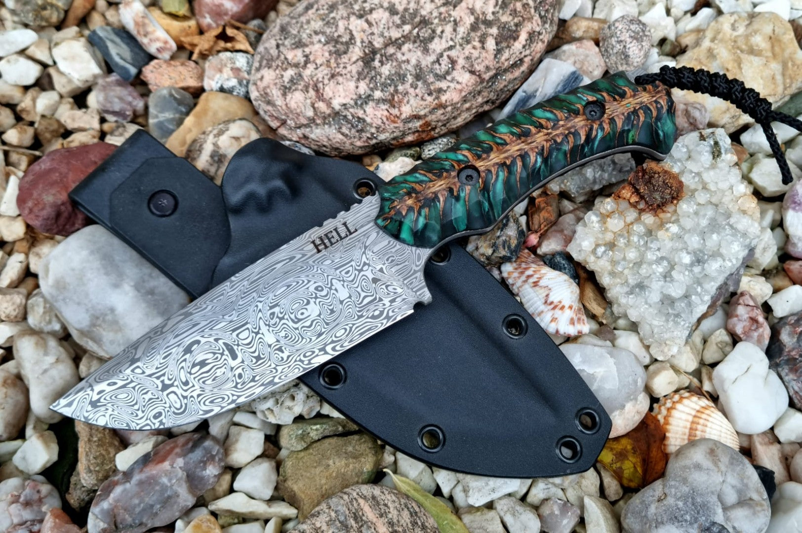 HELL Messer - Damaststahl - stabilisierter Tannenzapfen grün 