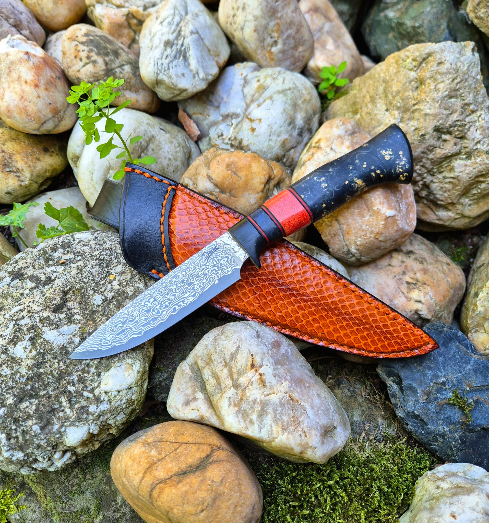 Jagdmesser aus rostfreiem Damaststahl - Pilzkoralle