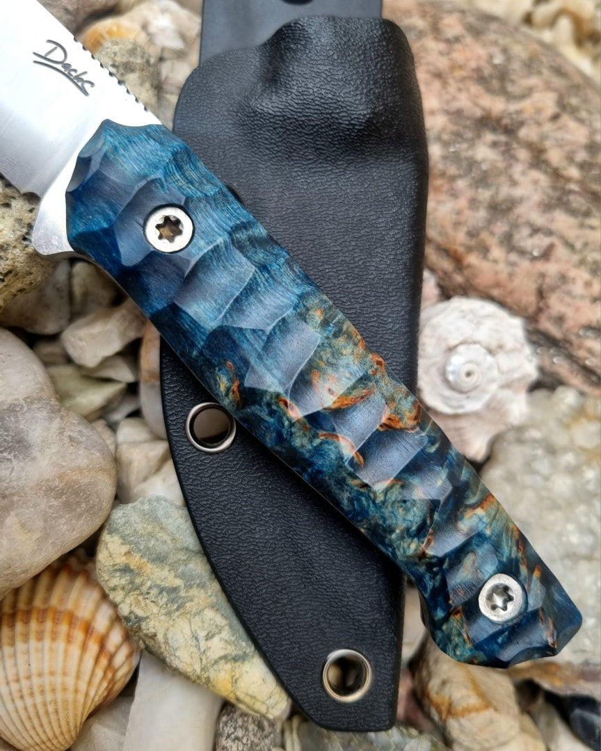 Hunting knife chestnut blue