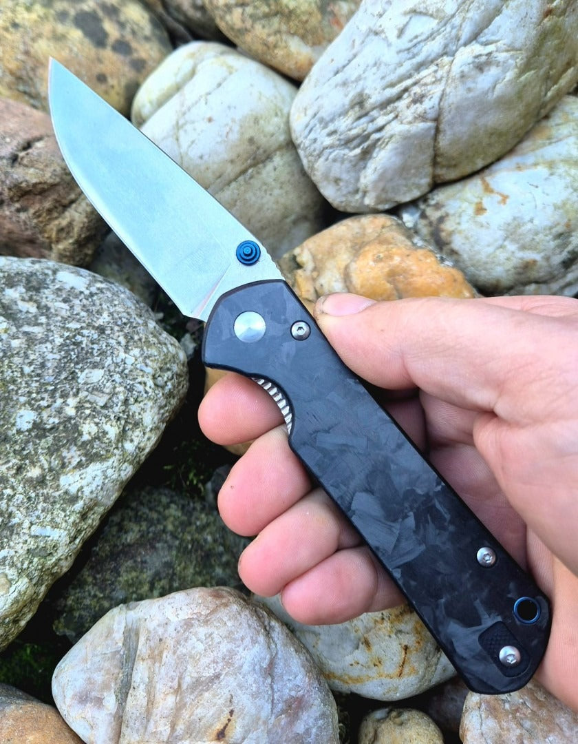 Zavírací nůž - uhlíkové vlákno a G10