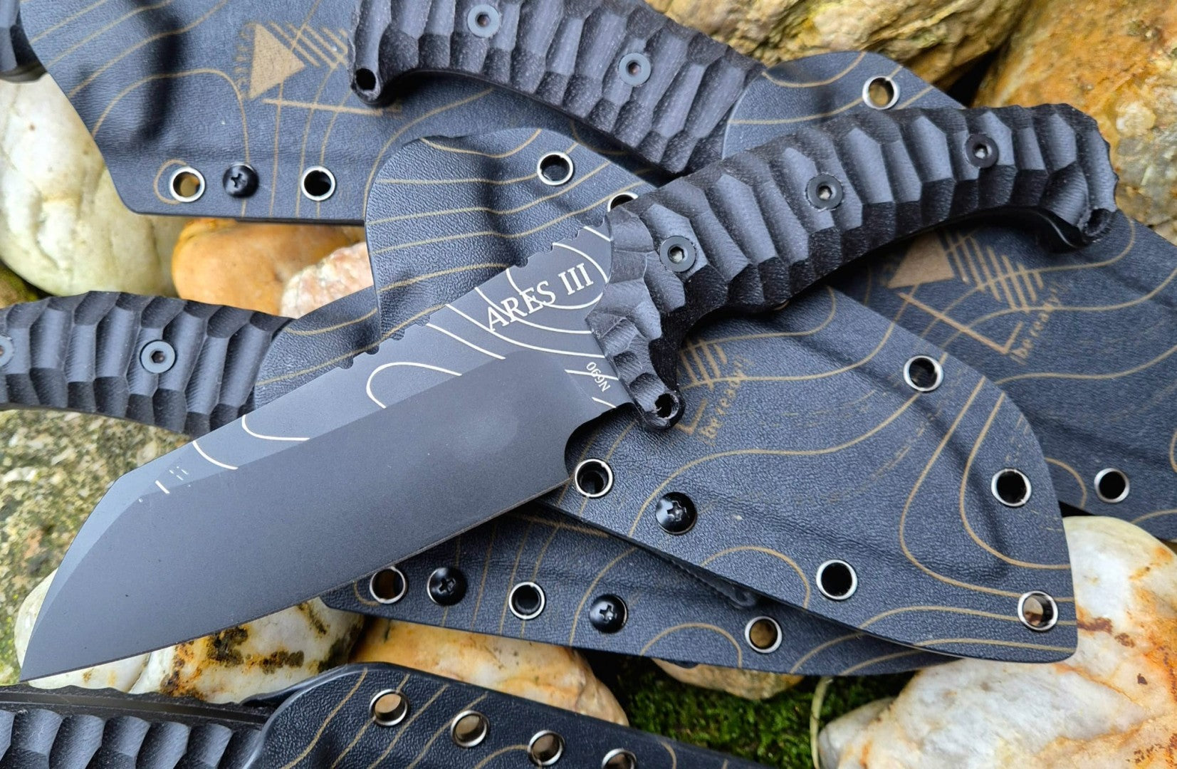 Nůž ARES III Limited Edition s čepelí a pouzdrem s topografickým vzorem