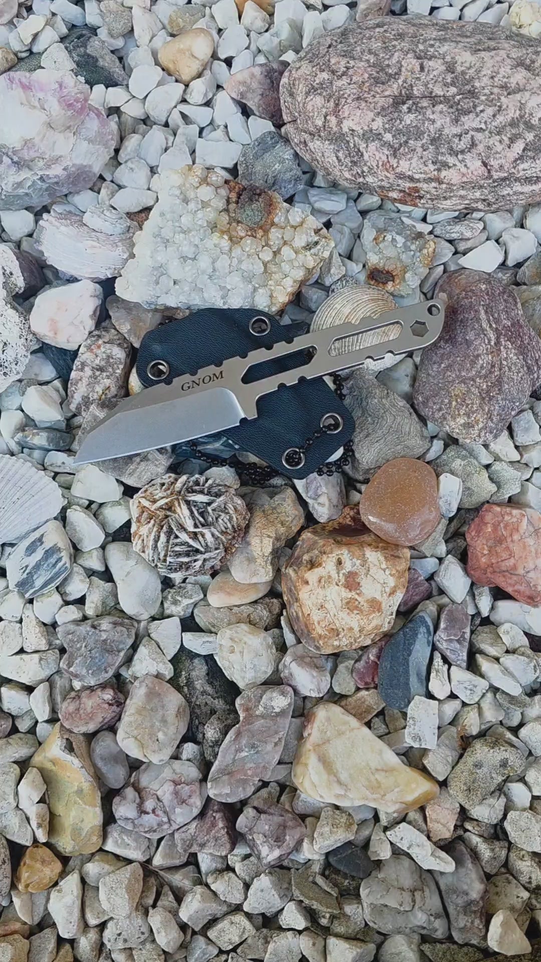 Load video: GNOM neck knife