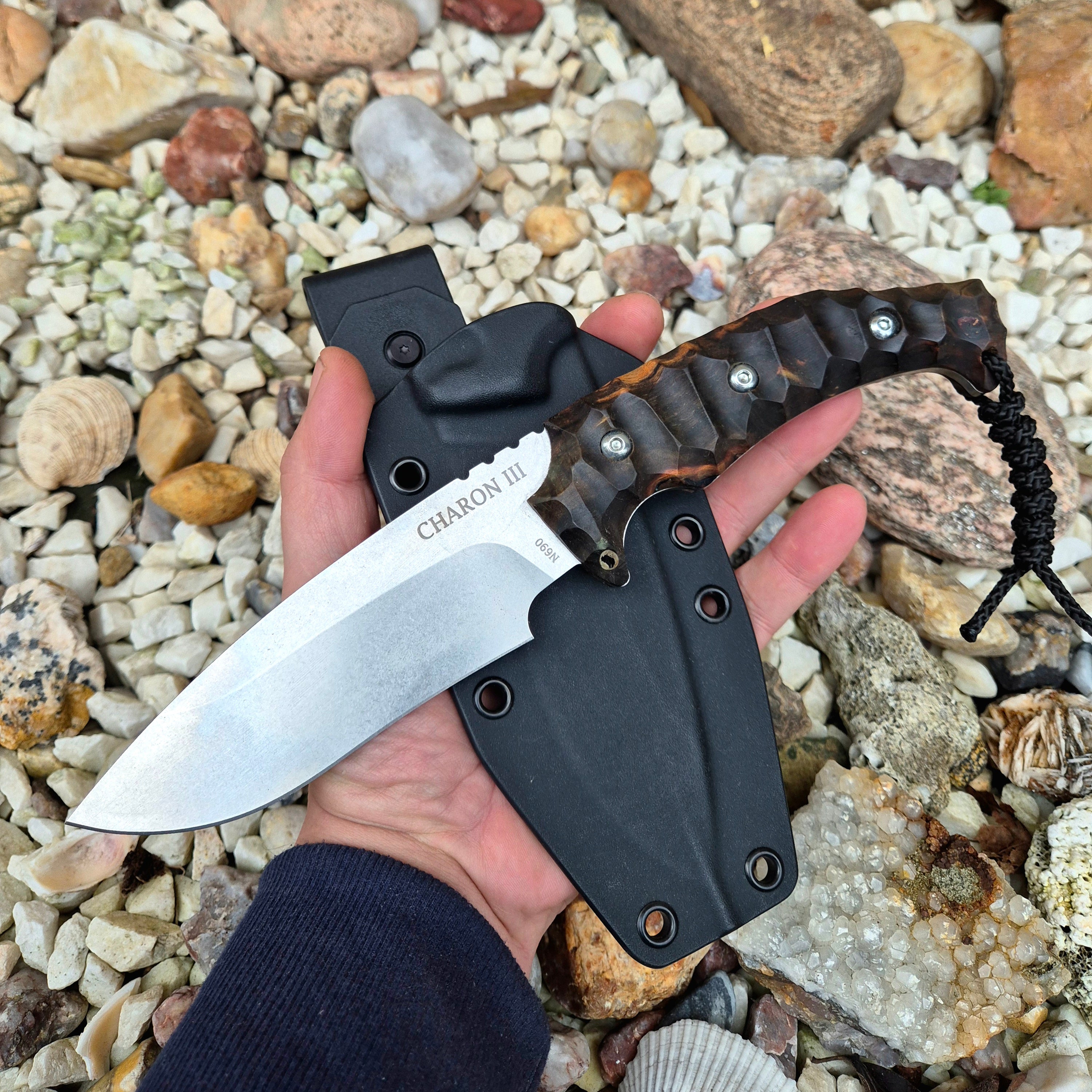 Charon III knife - red lines M390