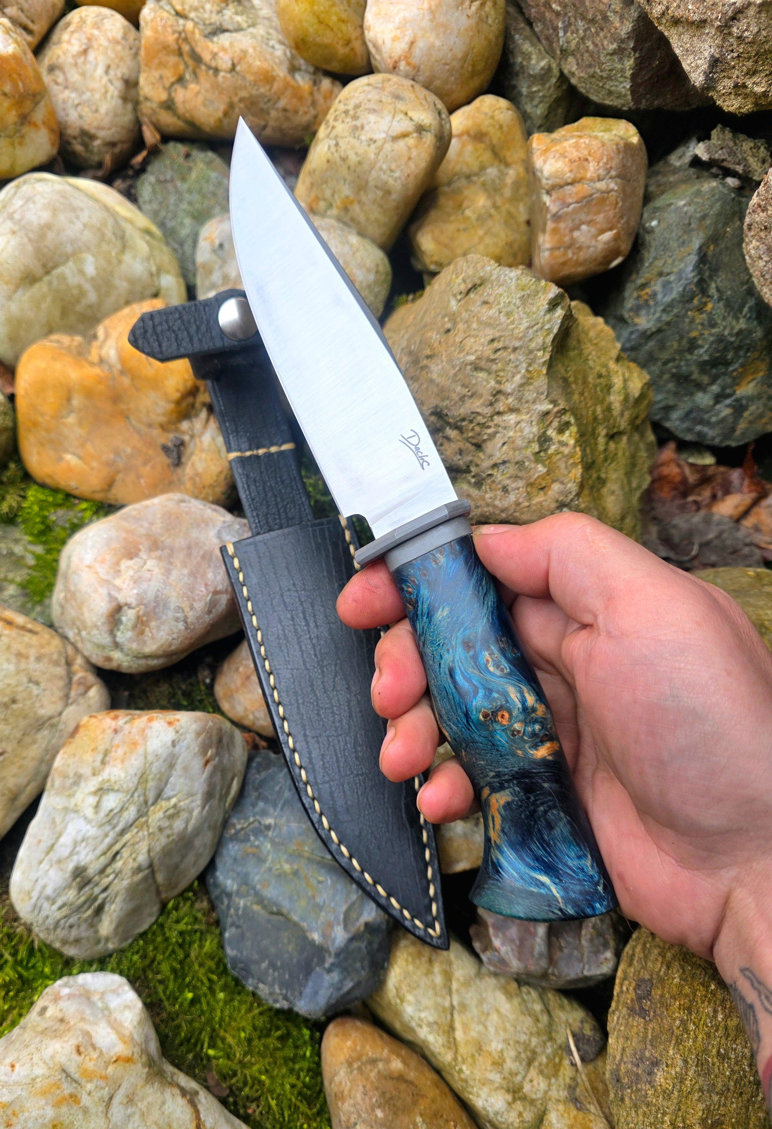 Nůž Bowie - Bříza modrá. Ruční práce