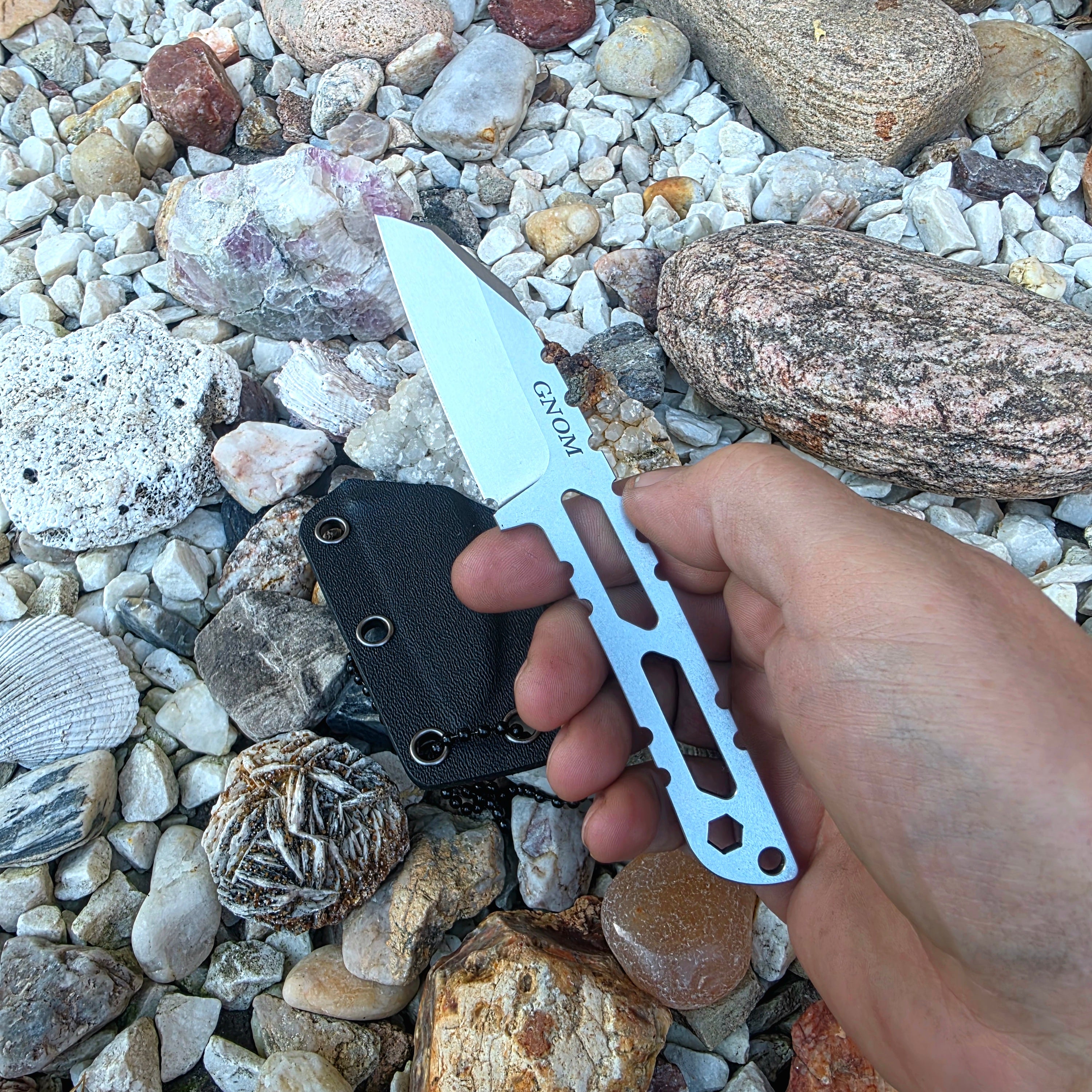 GNOM neck knife