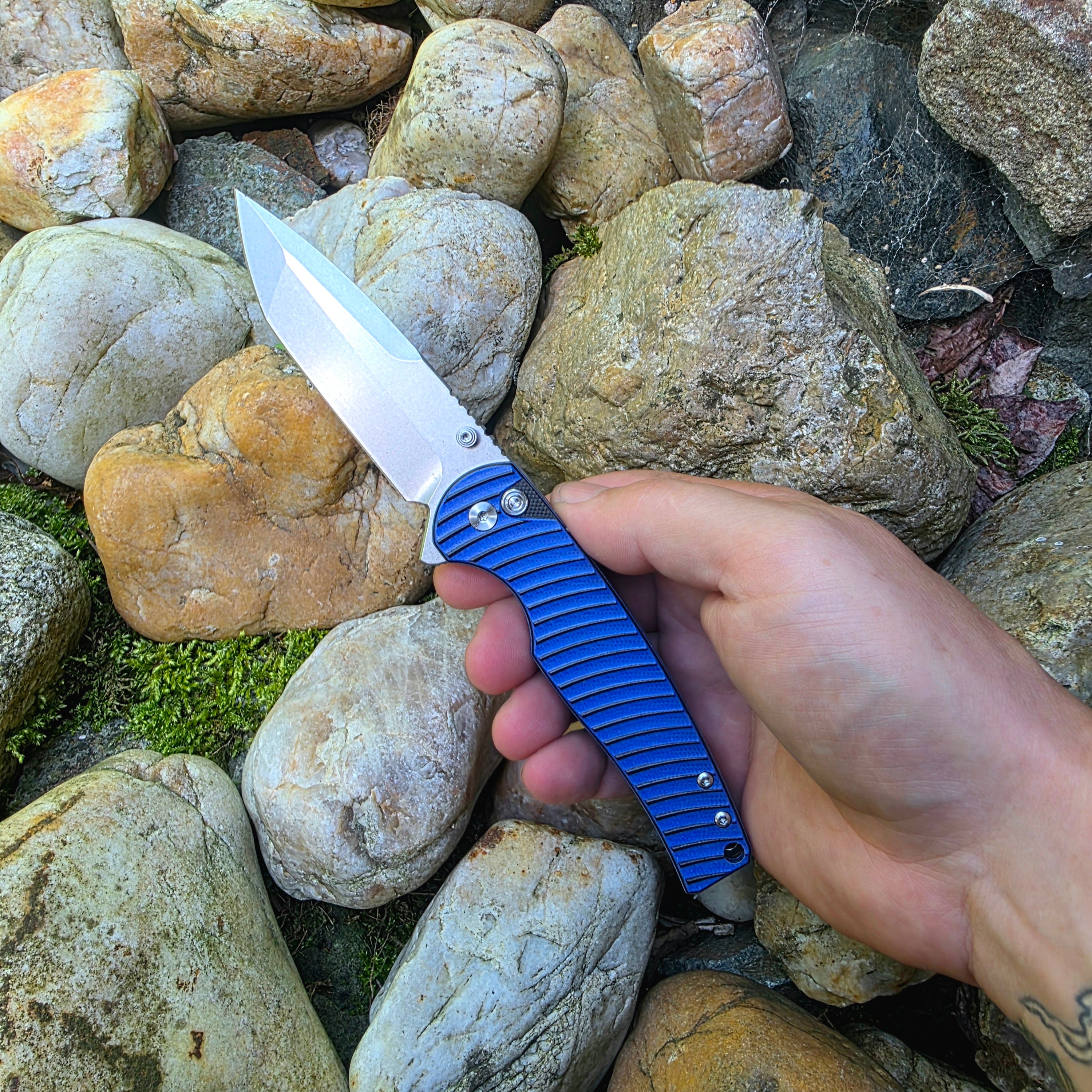 Zavírací nůž - Tanto D2 Button lock G10 Modrá