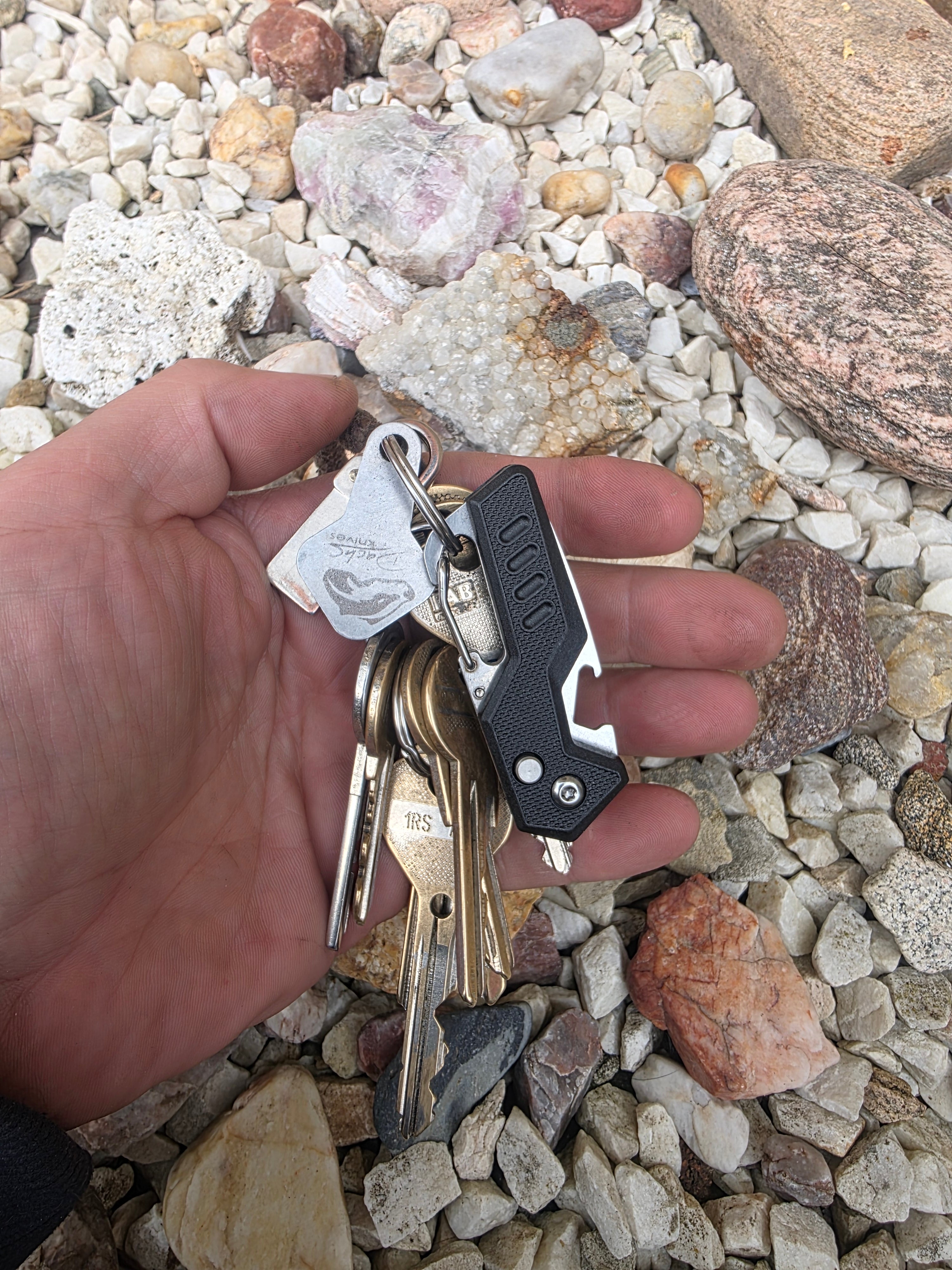 Rescue EDC nástroj – kompaktní pomocník pro každý den - black