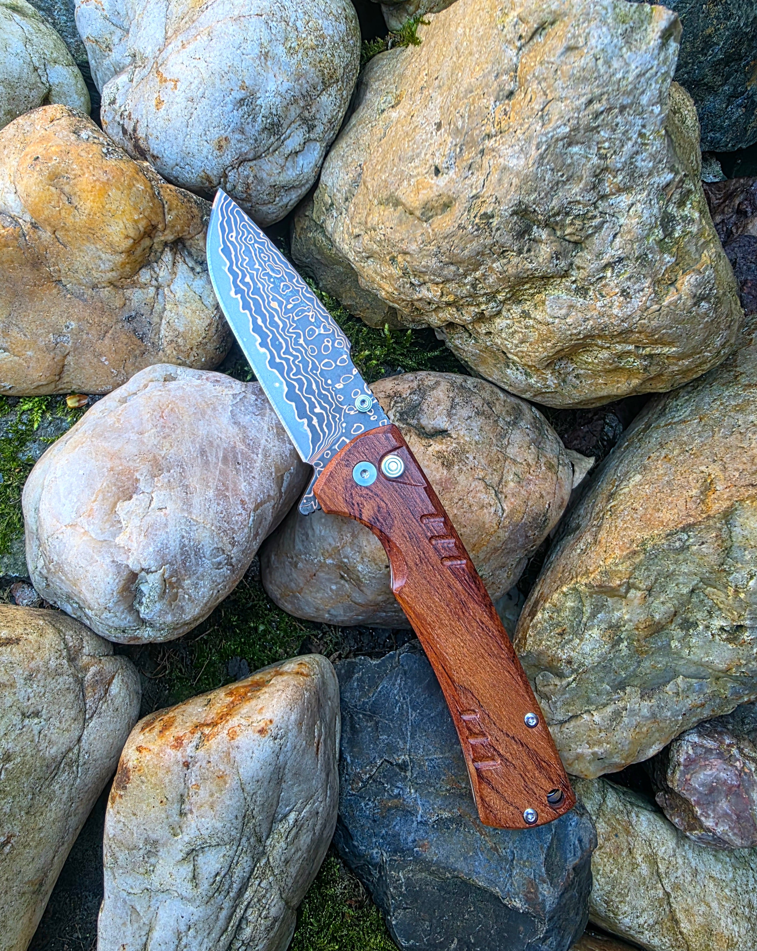 Zavírací nůž - Button lock damašek měď 2